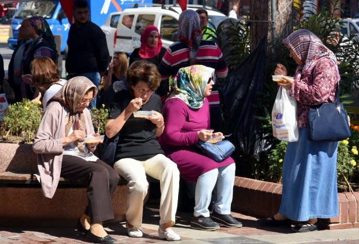 Nazilli Belediyesi’nin Aşure Geleneği Sürüyor
