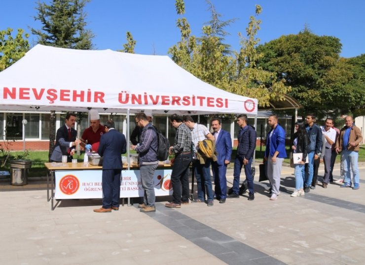 Nehü Öğrenci Konseyi Bin Kişilik Aşure İkramında Bulundu
