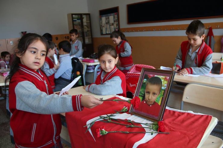 Böbrek Yetmezliği Nedeniyle Hayatını Kaybeden 10 Yaşındaki Samet Yasa Boğdu