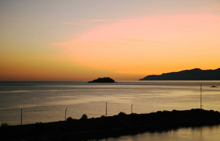 Güneş Karadeniz’e ‘Aretias’tan Doğuyor