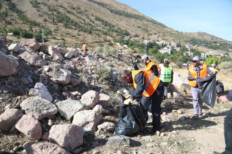 Ali Dağı Çöplerden Temizlendi