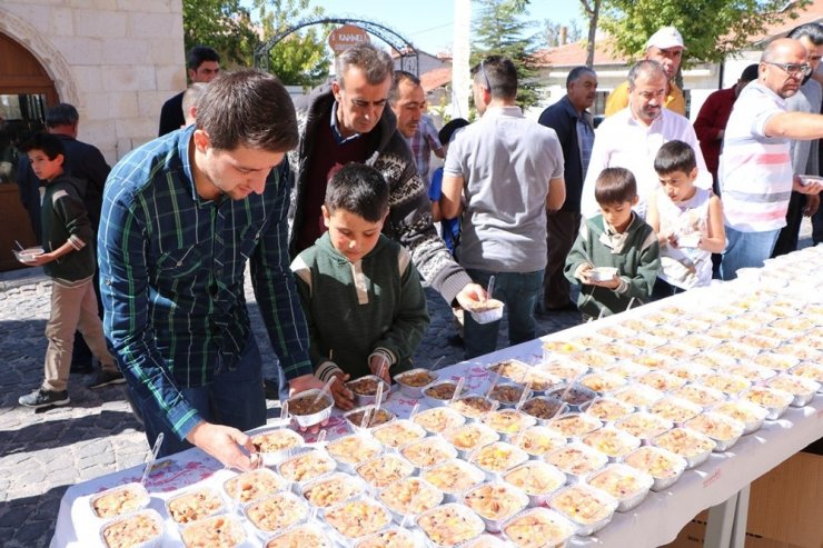 Uçhisar Belediyesi, Aşure İkramında Bulundu