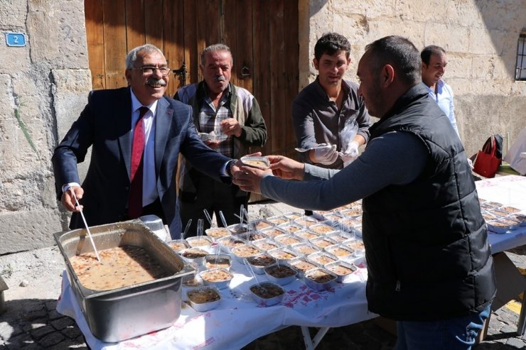Uçhisar Belediyesi, Aşure İkramında Bulundu