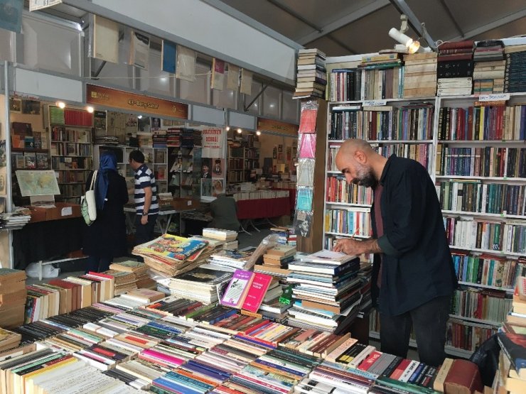 Üsküdar Sahaf Festivali’ne Yoğun İlgi