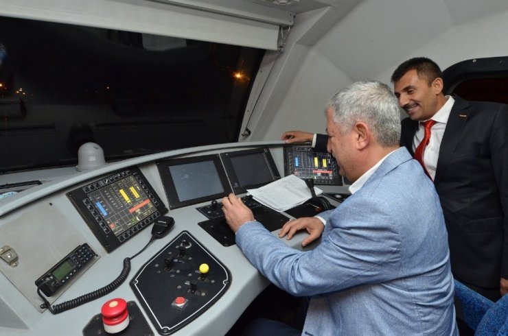 Malatya’dan 350 Kişilik Kafile, Halisdemir’in Kabrini Ziyarete Gitti