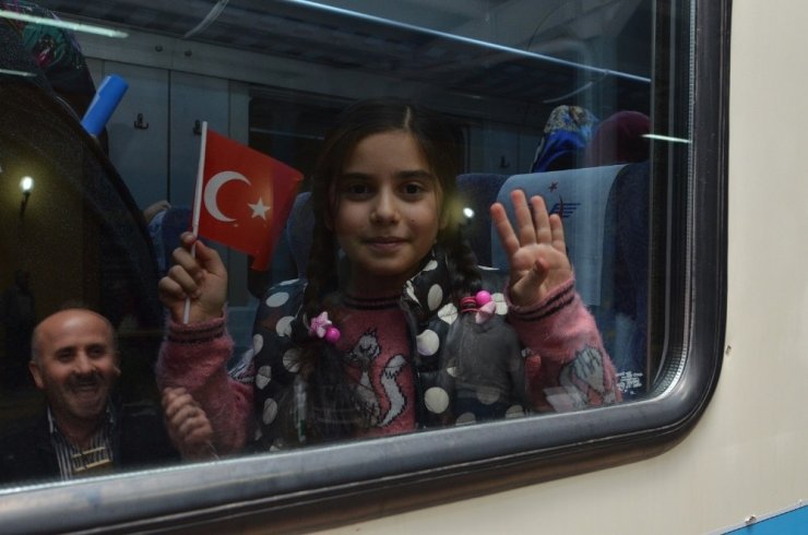 Malatya’dan 350 Kişilik Kafile, Halisdemir’in Kabrini Ziyarete Gitti