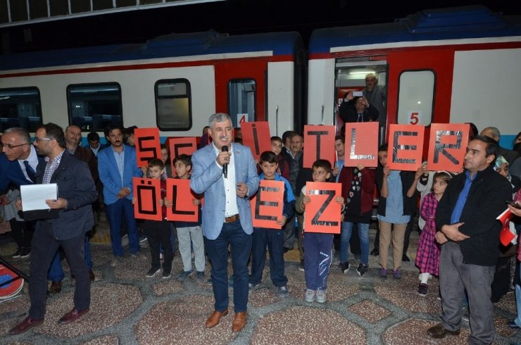 Malatya’dan 350 Kişilik Kafile, Halisdemir’in Kabrini Ziyarete Gitti