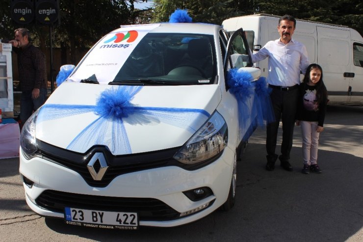 Dalga Geçiyorlar Zannetti ’Araba’ Kazandı