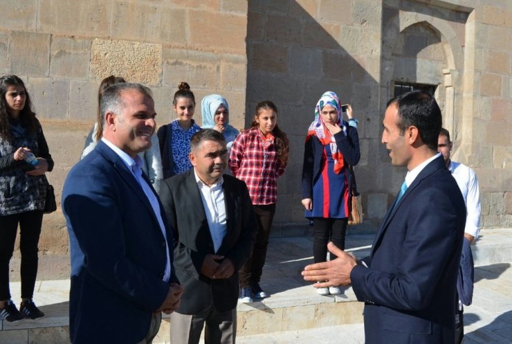 Kyk Öğrencileri Tarihi Mekanları Gezdi