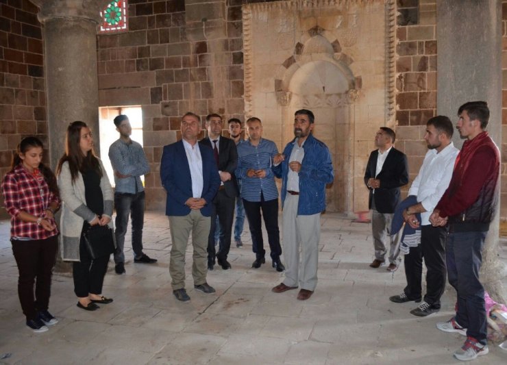 Kyk Öğrencileri Tarihi Mekanları Gezdi