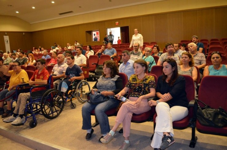 Didim’de “Erebral Palsili” Hastalığı Konusunda Panel Düzenlendi