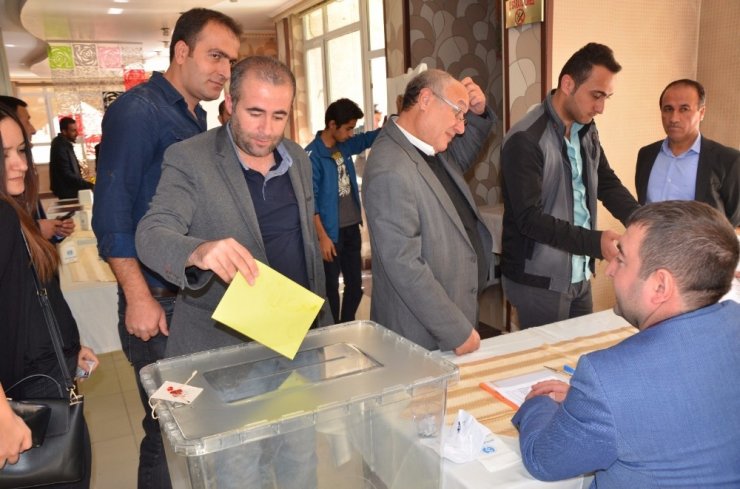 Hakkari Barosunun Yeni Başkanı Av. Zeydin Kaya