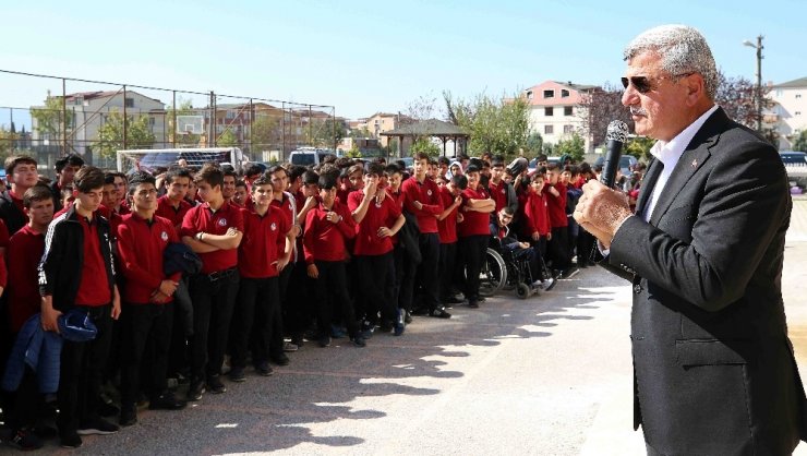 Başkan Karaosmanoğlu Derince’de Aşure Etkinliğine Katıldı