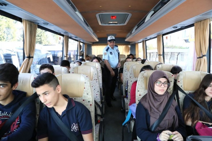 Mersin’de Okul Servis Araçları Denetleniyor