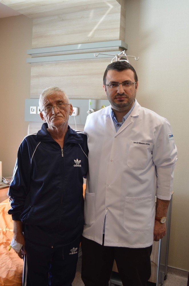 Bastonla Gelmişti, İlik Tedavisi İle Yardımsız Yürümeye Başladı