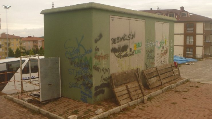 Trafolar Yazı Tahtasına Döndü