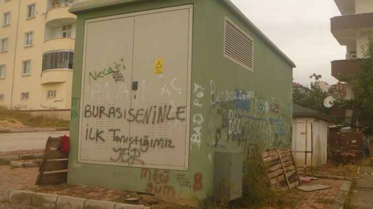 Trafolar Yazı Tahtasına Döndü