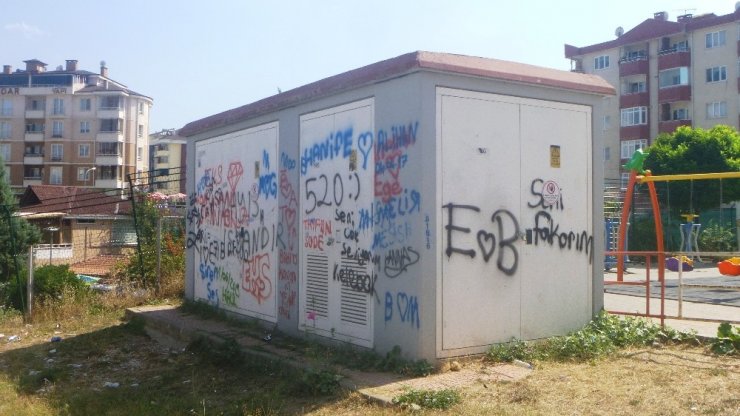 Trafolar Yazı Tahtasına Döndü