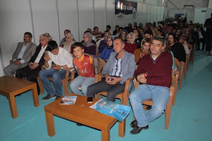 Ünlü Yazar Sinan Yağmur Elazığ’da Okuyucuları İle Buluştu