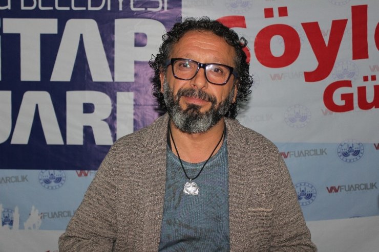 Ünlü Yazar Sinan Yağmur Elazığ’da Okuyucuları İle Buluştu