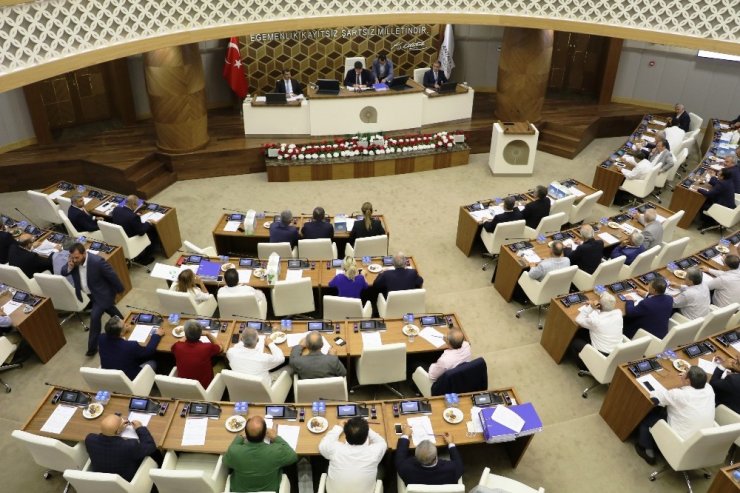 Türel’den Film Festivali Eleştirilerine Yanıt