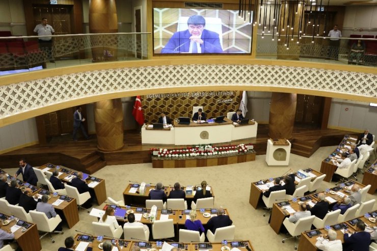 Türel’den Film Festivali Eleştirilerine Yanıt