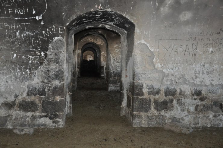 Arap Tabya Hayvan Barınağı Olarak Kullanılıyor