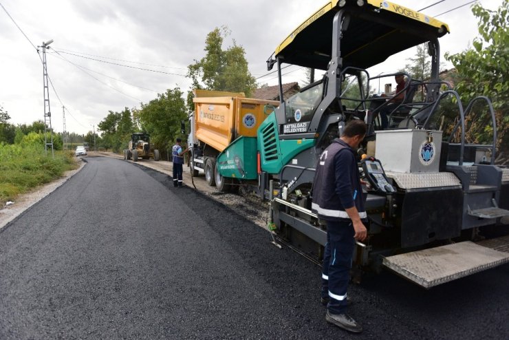 Kemerköprü Mahallesine Sıcak Asfalt