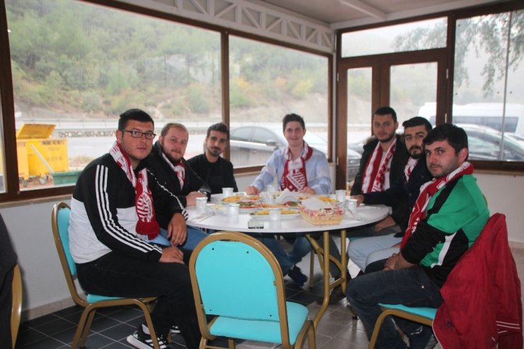 Bilecikspor Ve 1308 Osmaneli Belediyespor’un Dostluk Kahvaltısı