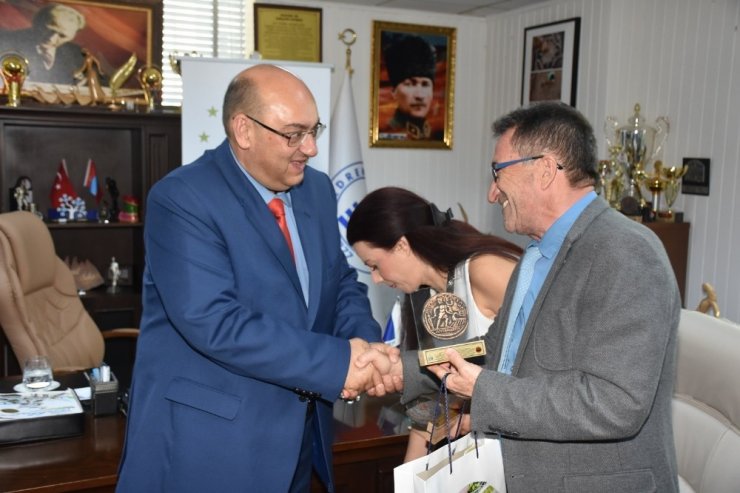 Yunanistan’ın Midilli Ve Hanya Belediyeleri’nden Edremit’e Ziyaret