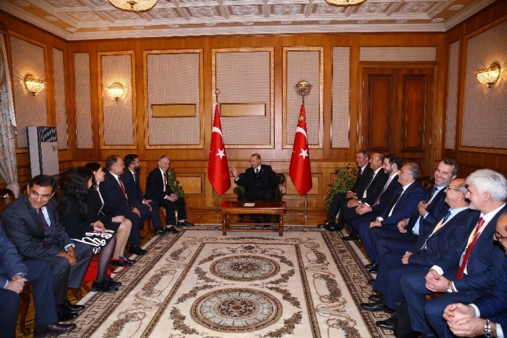 Erdoğan, Ukrayna Kırım Tatar Toplumu Temsilcilerini Kabul Etti