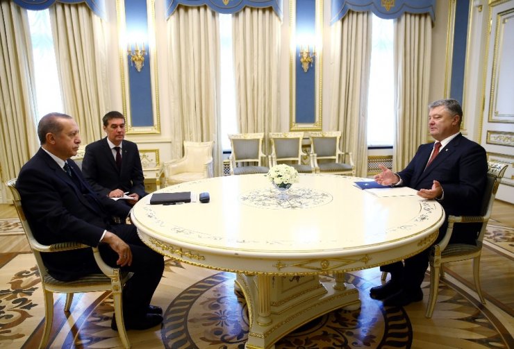 Cumhurbaşkanı Erdoğan, Ukraynalı Mevkidaşı Poroşenko İle Görüştü