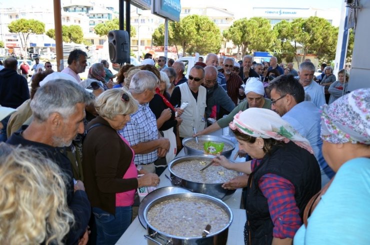 Didim Chp’nin Aşure Günü Yoğun İlgi