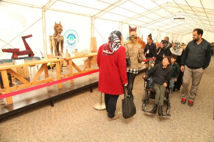 Uluslararası Ahşap Heykel Festivali’nde Sanatçılar Çalışmalarını Bitirdi