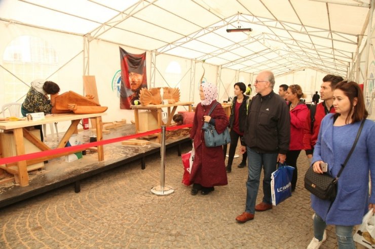 Uluslararası Ahşap Heykel Festivali’nde Sanatçılar Çalışmalarını Bitirdi
