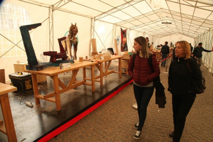 Uluslararası Ahşap Heykel Festivali’nde Sanatçılar Çalışmalarını Bitirdi