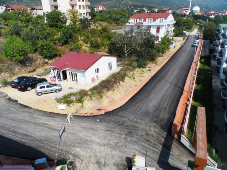 İzmit Belediyesi Çevre Düzenlemelerine Devam Ediyor