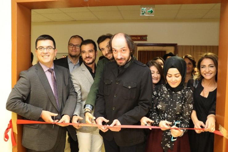 Kbü’de 10. Yıl Mezunları Resim Sergisi