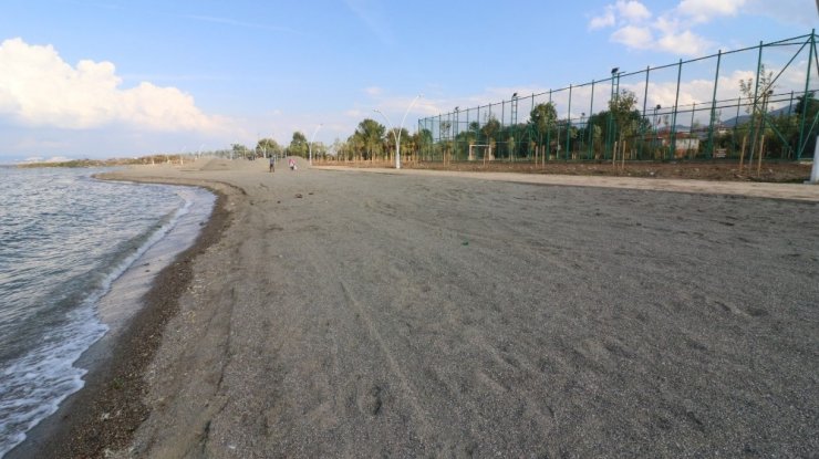 Yeniköy Sahiline 15 Farklı Tür Ağaç