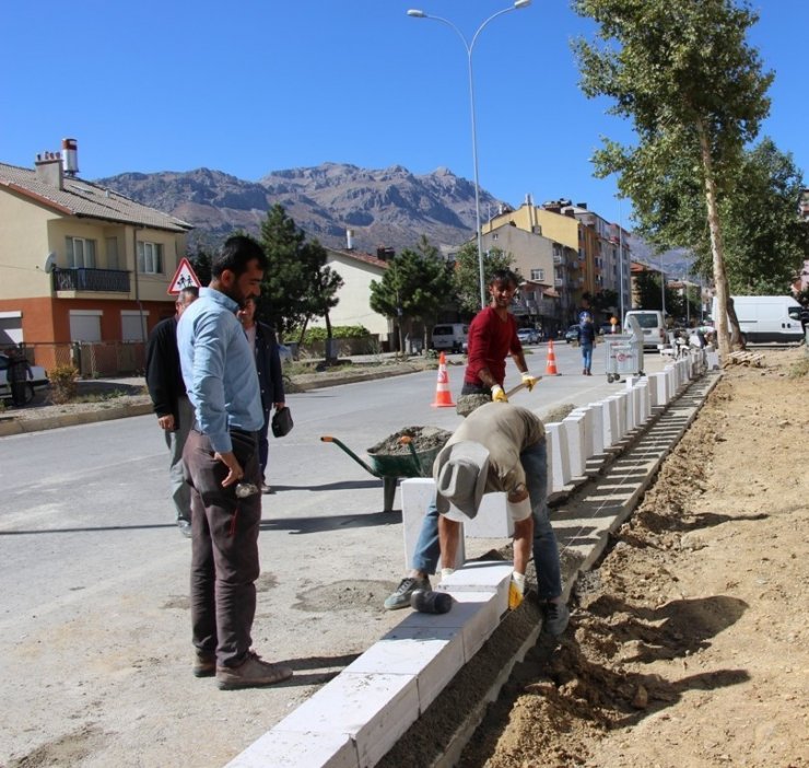 Seydişehir Belediyesinden Kaldırım Ve Tretuvar Çalışması
