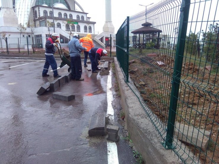 Körfez Belediyesi Bakım Ve Onarım Çalışmalarına Devam Ediyor