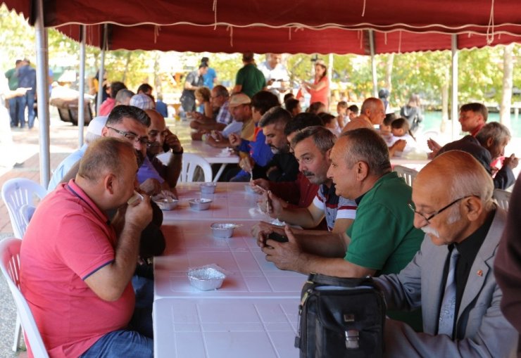 Manavgat Belediyesi’nden Aşure İkramı