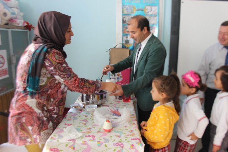 Osmangazi İlkokulu Öğrencilerine Aşure İkramı