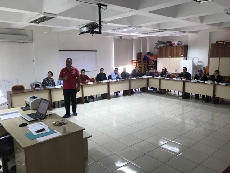 Sağlıkçılara ’Acil Durum’ Eğitimi