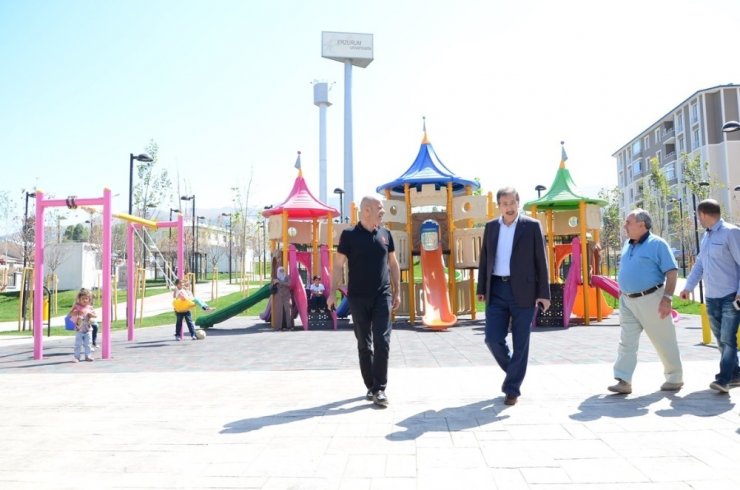 Palandöken Belediyesi 75’inci Parkını Yaptı