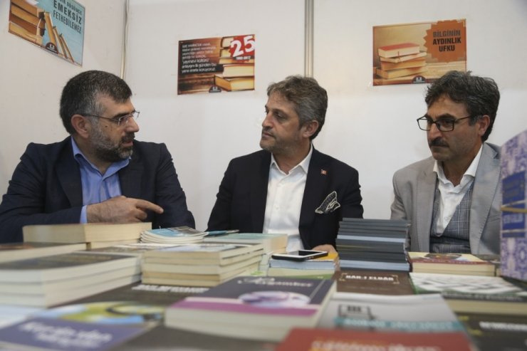 Sultanbeyli’de Söyleşi Dolu Bir Cumartesi