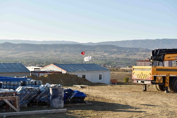 310 Konutluk Toki İnşaatının Şantiyesi Kuruldu