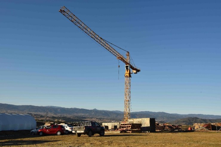 310 Konutluk Toki İnşaatının Şantiyesi Kuruldu