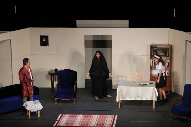 “Kocamın Nişanlısı”na Bergama’da Yoğun İlgi