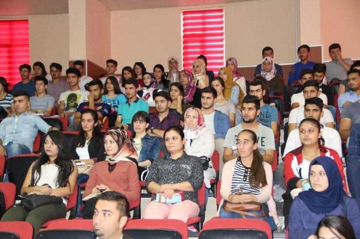 Üniversiteye Yeni Başlayan Öğrencilere İçin Kütüphane Eğitimi